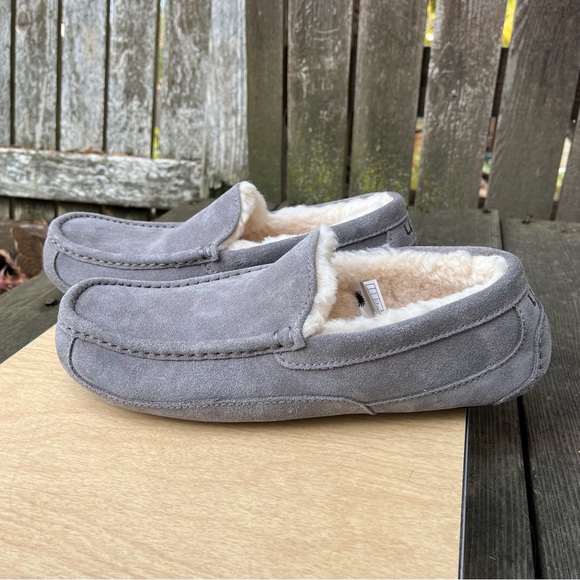 UGG Other - UGG Men’s Ascot Suede Sheepskin Lined Slippers In Gray Sz 10